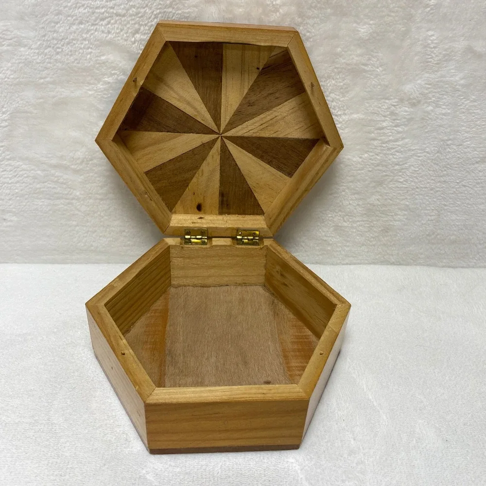 VTG Two-Toned Wooden Trinket‎ Box Hexagon Inlaid  Starburst Wood Hinged Keepsake